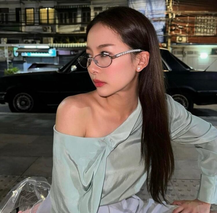 FRAME GENTLE MONSTER JENNIE BARETTE 02 - Gambar 4